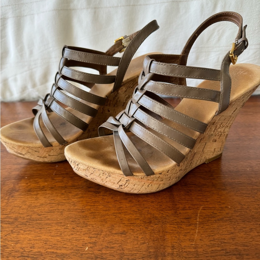 10022 Shoe Saks Fifth Avenue Wedges